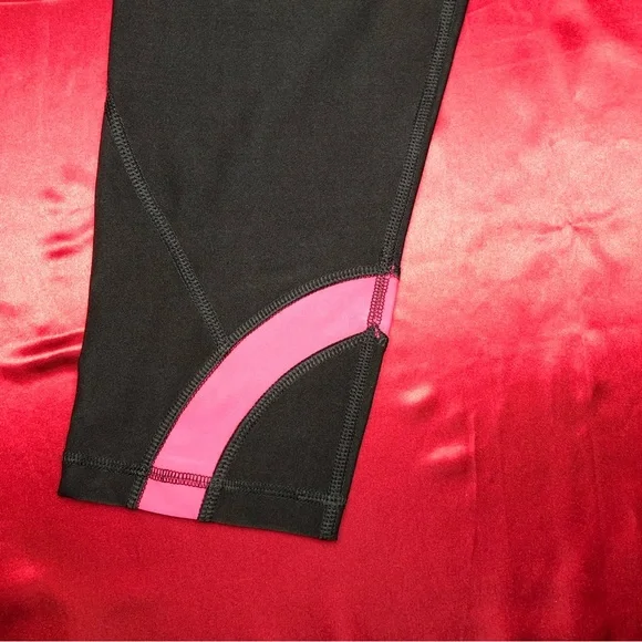 Vogo Athletica Women’s Capri Leggings - Picture 5 of 6